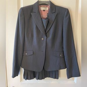 Tahari 3- piece suit